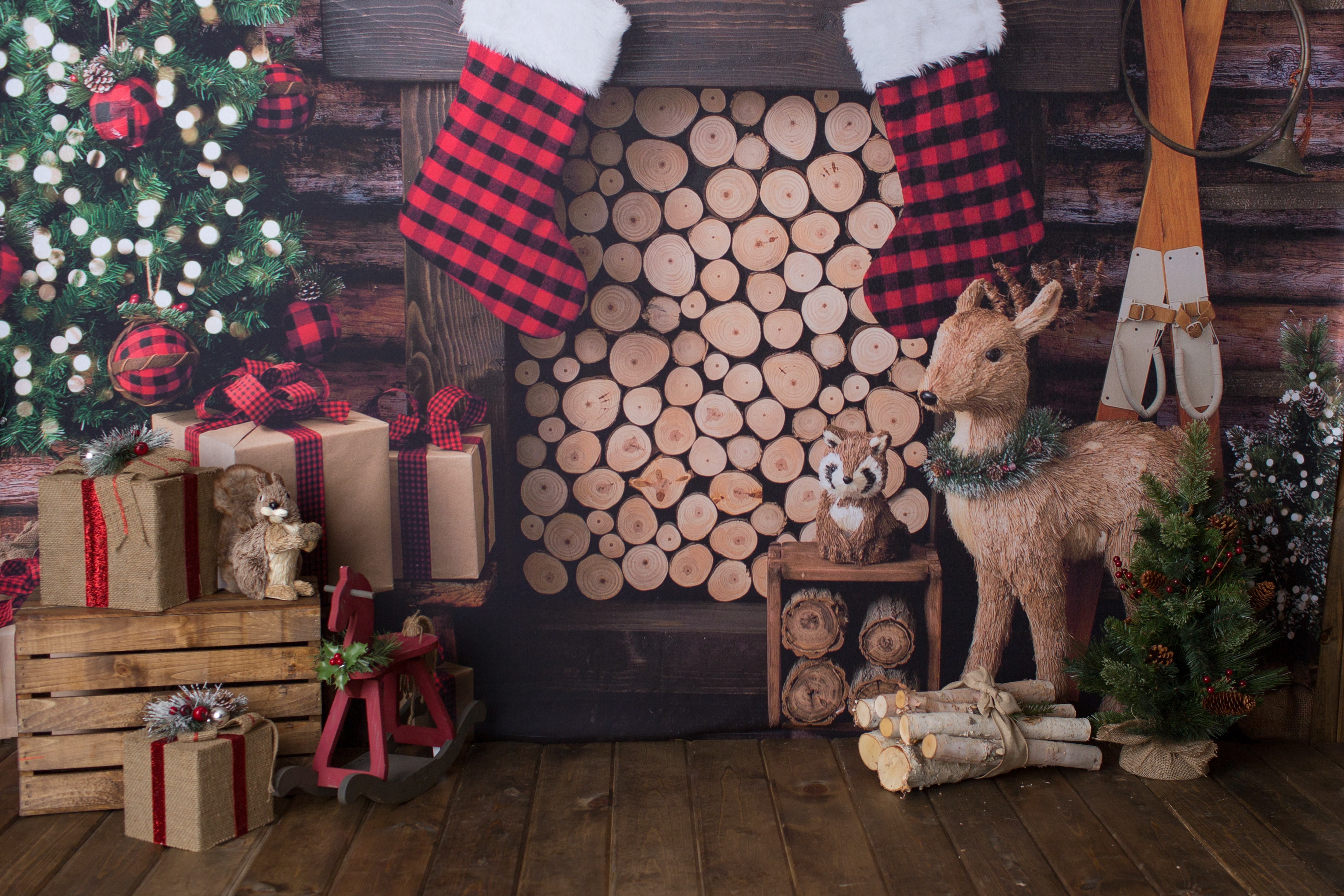 Evergreen Holiday Mini Session, Christmas Minis, Holiday Minis, Rustic Christmas Cabin, Carrie Edwards Photography, Evergreen Colorado Photographer